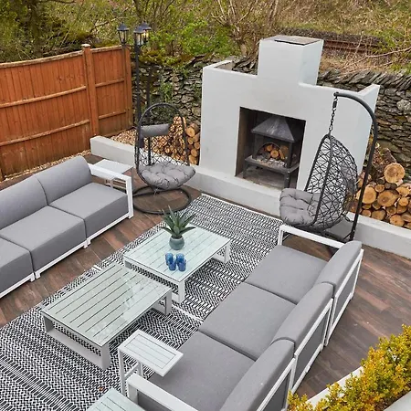Plantation Lodge - Large Luxe House With Hot Tub * Staveley (Cumbria)