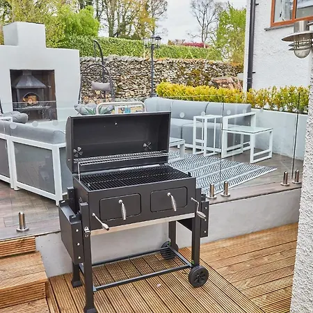 Ferienhaus Plantation Lodge - Large Luxe House With Hot Tub Staveley (Cumbria)