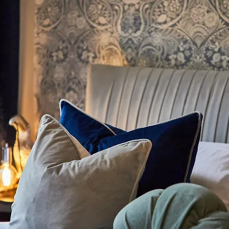 Plantation Lodge - Large Luxe House With Hot Tub Staveley (Cumbria)