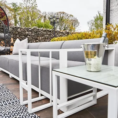Plantation Lodge - Large Luxe House With Hot Tub * Staveley (Cumbria)